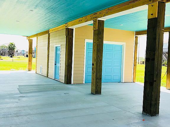 4th image of 983 Bahama Dr