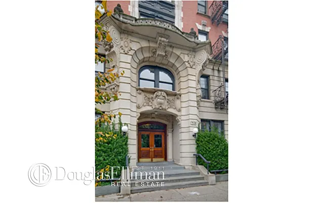 Sold by Douglas Elliman | media 19