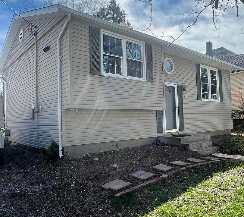 1st image of 618 S Land St