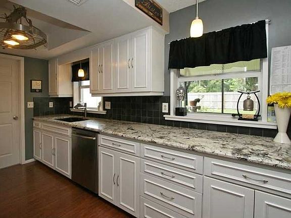 5th image of 2062 Eastbrook Blvd