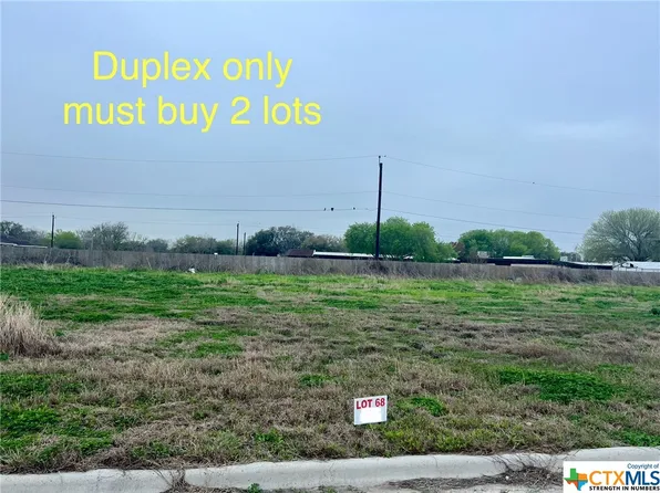 122 W Aimable St, Port Lavaca, TX 77979