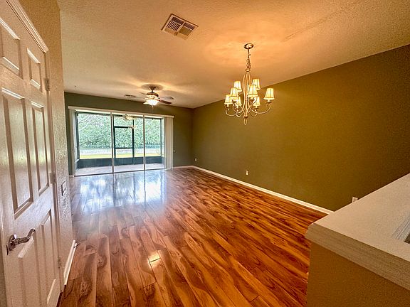 2nd image of 2441 Stockton Dr