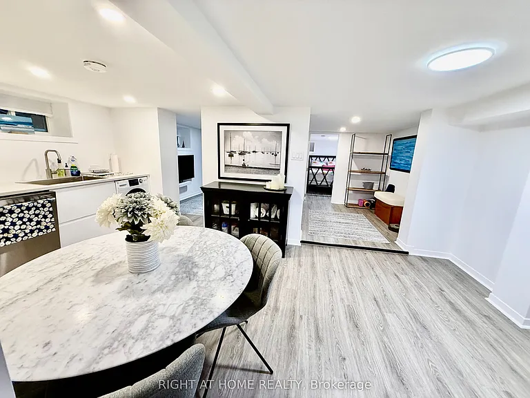 25 Hillsboro Ave #LOWER — Photo 4