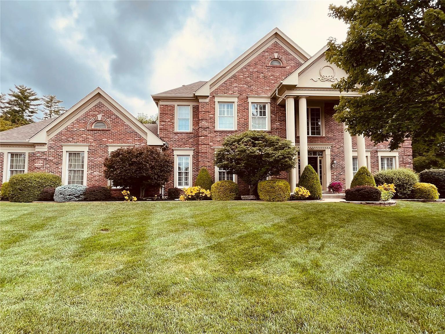 15827 Barons Way Dr, Chesterfield, MO 63017 Zillow