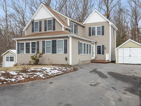 65-65 1st St #R, Taunton, MA 02780