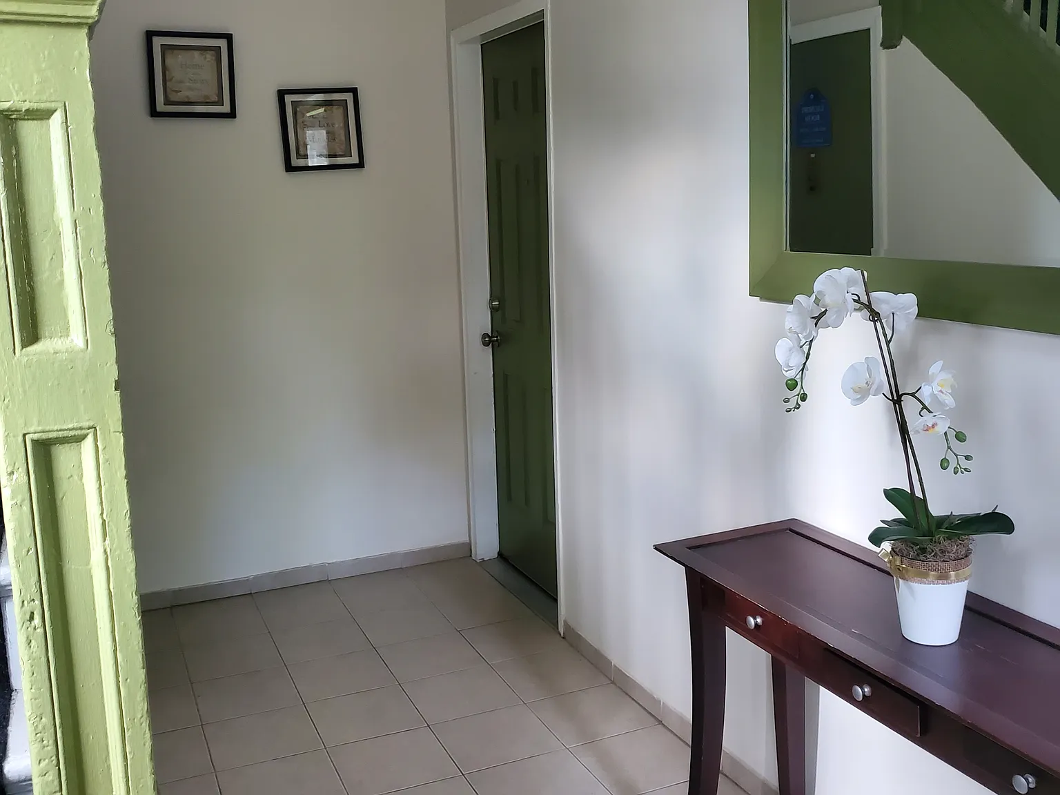 3 bed, 1.5 bath, 1200 sqft, $2,400 — Photo 2