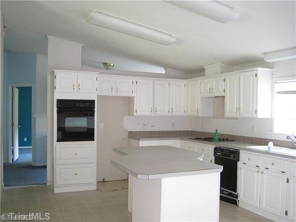 4th image of 1310 Pollard Ave W