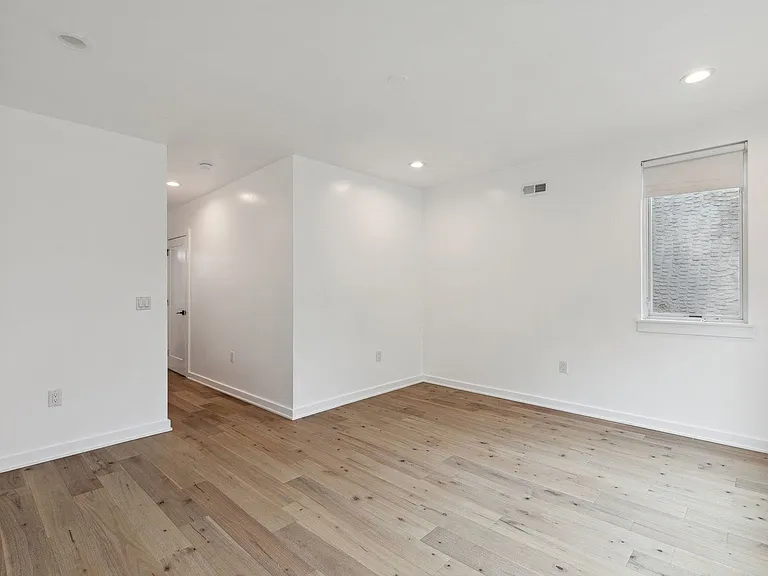 2219 N Hope St — Photo 18