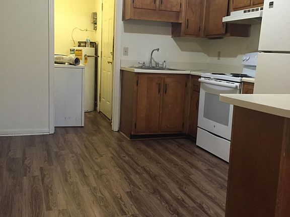 2nd image of 285 Hodges Cir