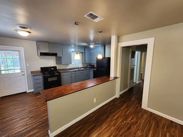 404 Franklin Blvd #A — Photo 18