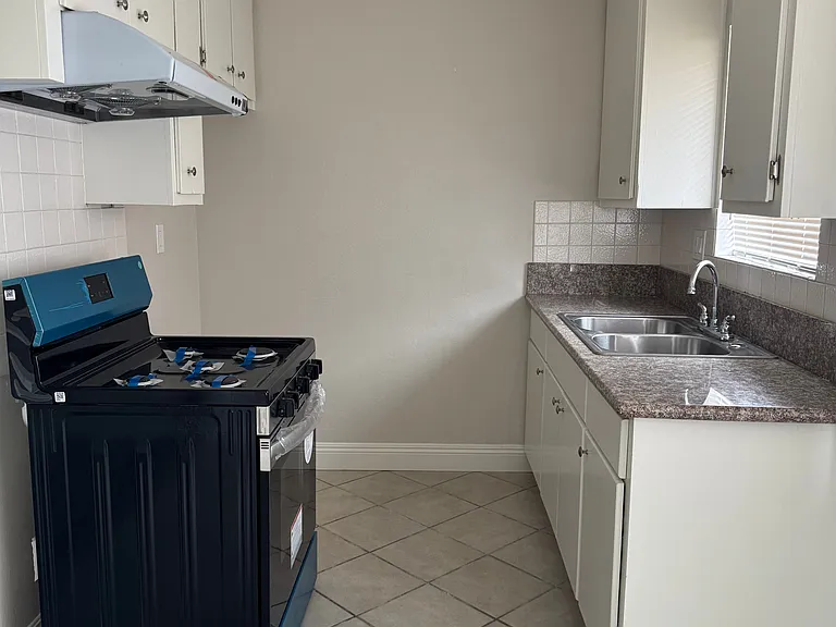 831 S Greenwood Ave #10 — Photo 13