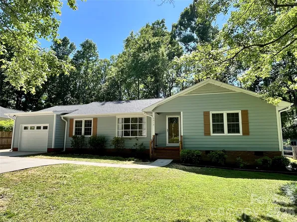 6018 Donegal Dr, Charlotte, NC 28212