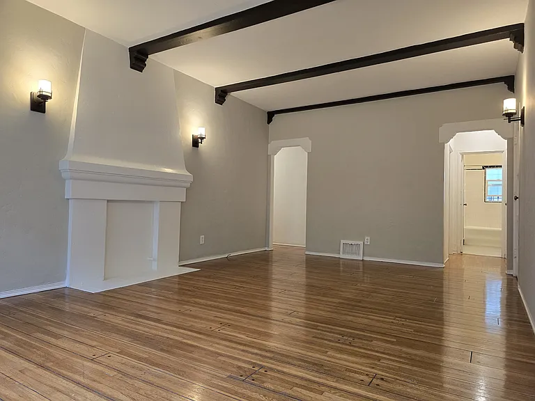 650 S Cloverdale Ave #8 — Photo 2
