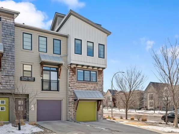 102 N Walden Cir SE, Calgary, AB T2X 0Y4