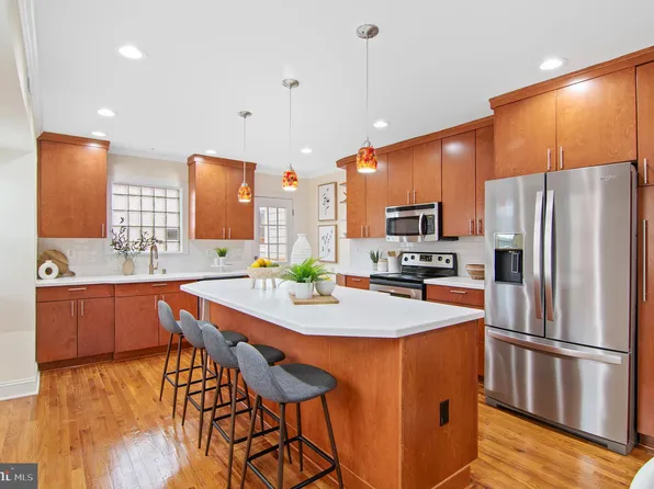 801 Grundy St, Baltimore, MD 21224