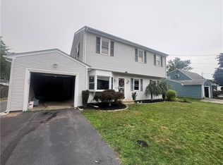 42 Locust Glen Dr, Cranston, RI 02921