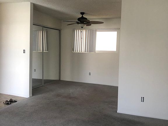 4th image of 23135 Madison St #210
