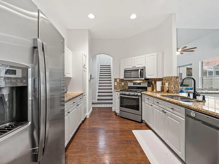 33 Monterey Pointe Dr — Photo 14
