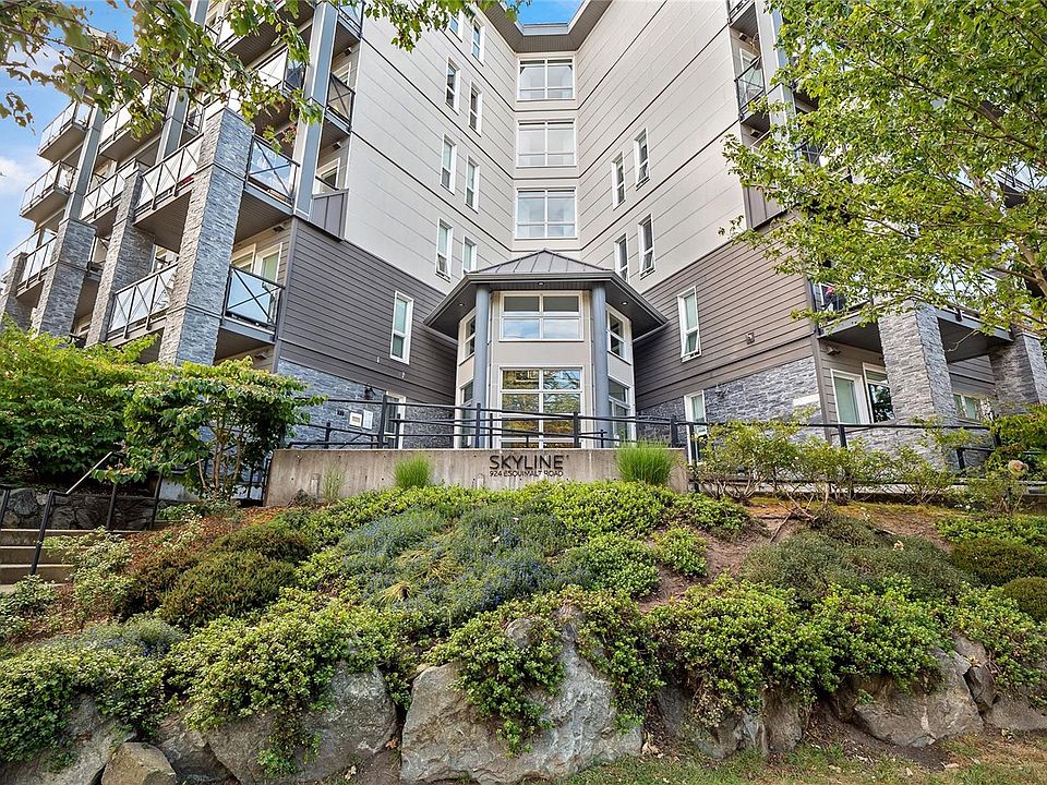 1st image of 924 Esquimalt Rd #410