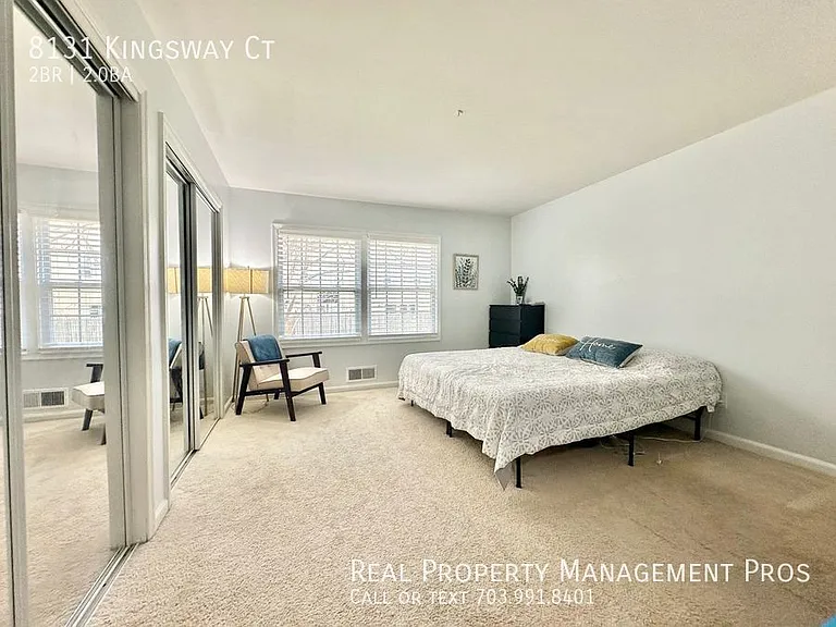 8131 Kingsway Ct — Photo 20