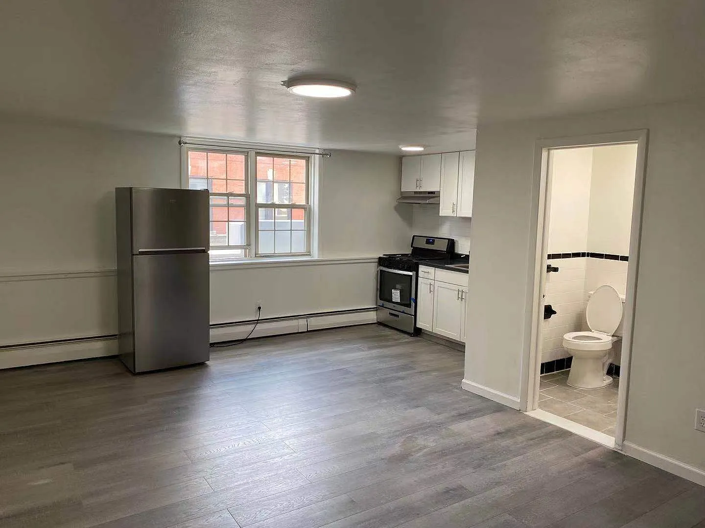 Studio, $1,600 — Photo 4