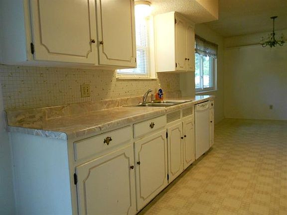 3rd image of 2904 SE 5th St