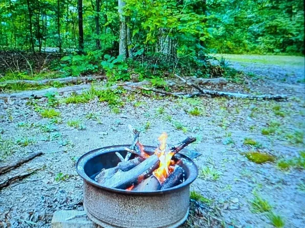 9884 State Route 93 N, New Straitsville, OH 43766