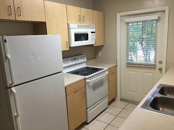 5th image of 1618 Bellevue Way #2