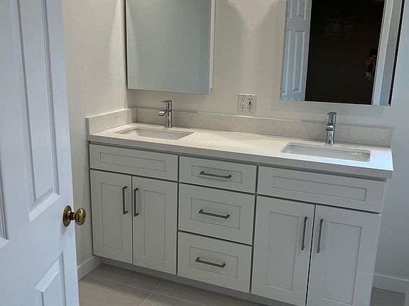 master Bathroom w/dual vanity.