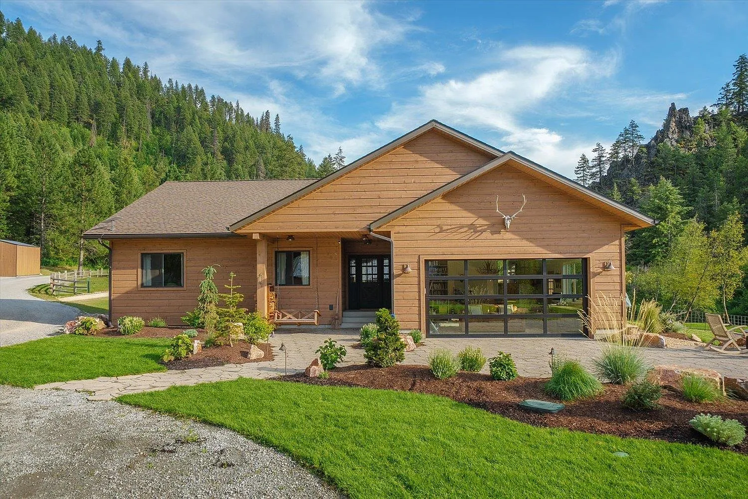 3 bed, $9,500 — Photo 2
