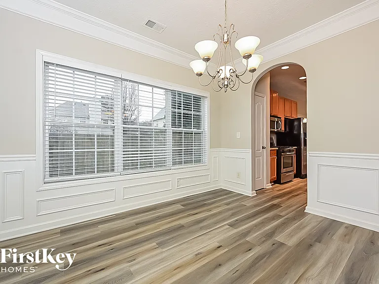9123 Alden Dr — Photo 4
