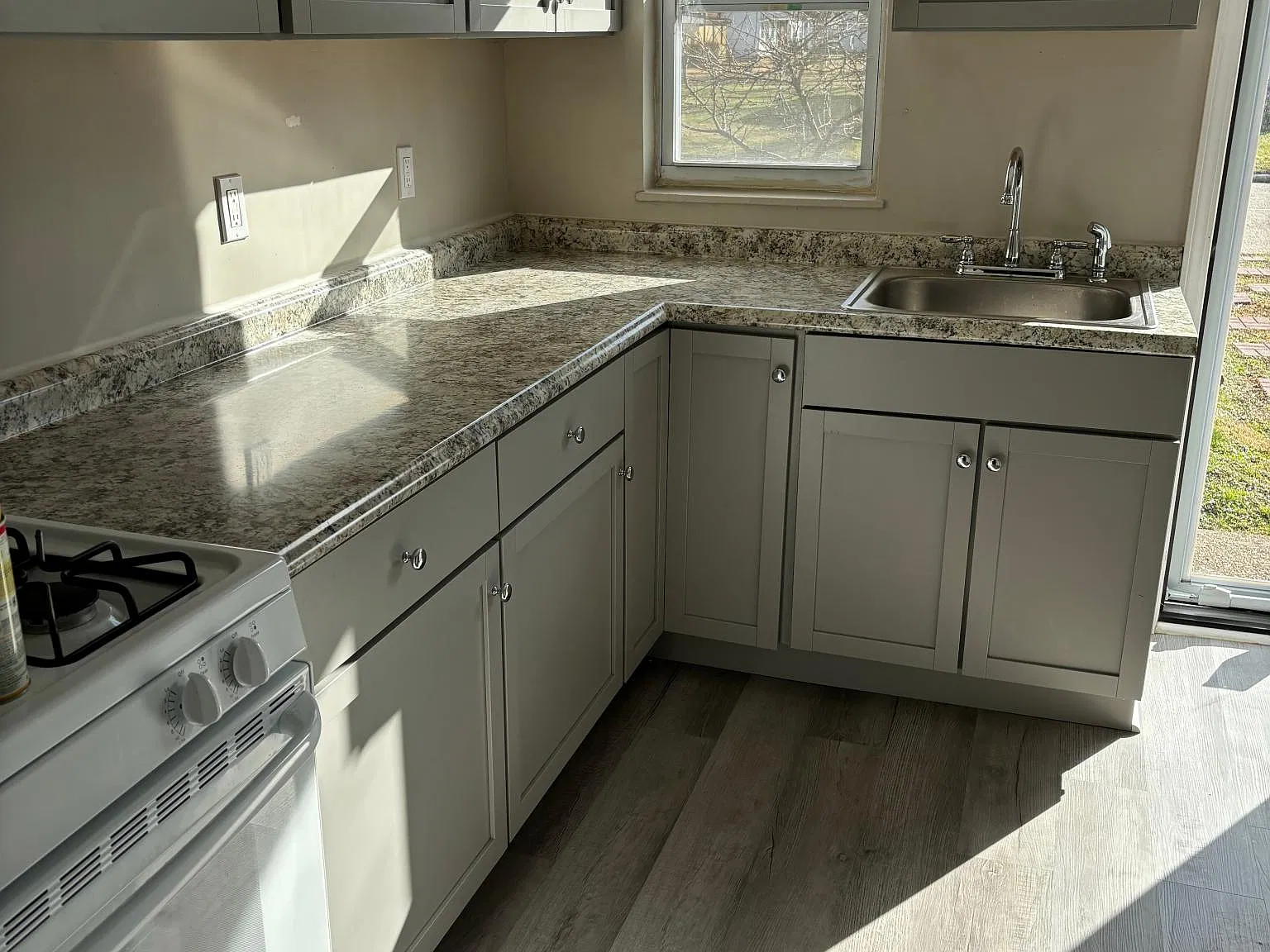 6901 Riverside Pl — Photo 2