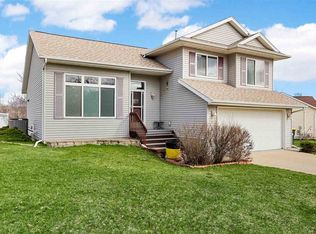 32 Andrea Ct, Iowa City, IA 52246