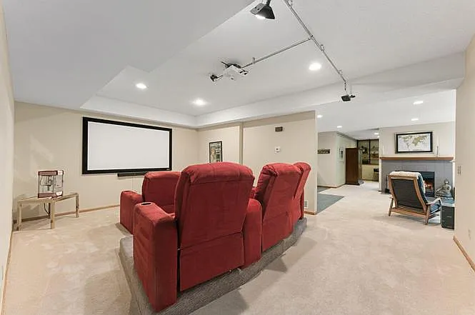 5498 Maple Ridge Ct — Photo 31