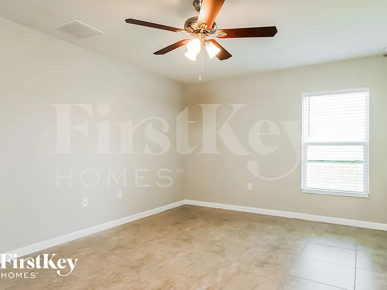 646 Lindbergh Way — Photo 11