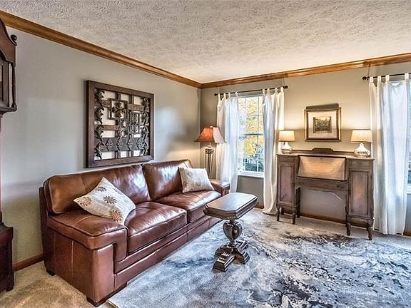 4th image of 459 Monmouth Dr