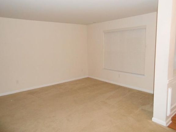 4th image of 30 Briandwood Dr