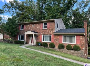 9203 Lakeridge Dr, Louisville, KY 40272