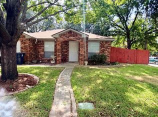 1036 El Triumfo St, Dallas, TX 75212