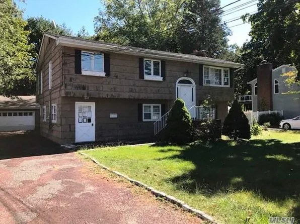 55 New York Ave, Smithtown, NY 11787