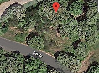 8 Heather Ct, Whitethorn, CA 95589