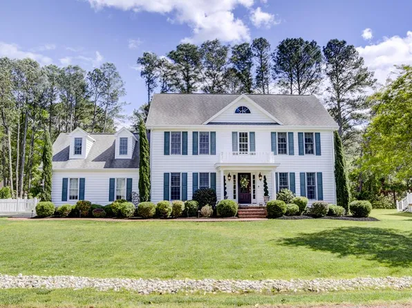 5316 Meadow Dr, Chincoteague Island, VA 23336