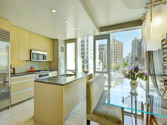 Sold by Sotheby's International Realty | media 2