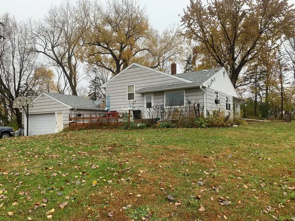 83275 200th St, Renville, MN 56284