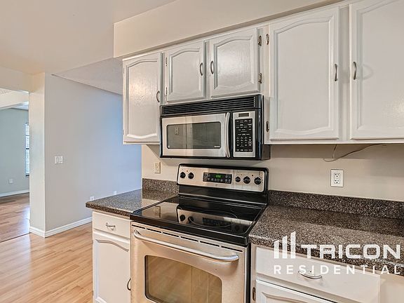 3rd image of 317 Wyndham Way