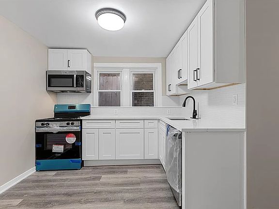 3rd image of 2108 S Homan Ave #1
