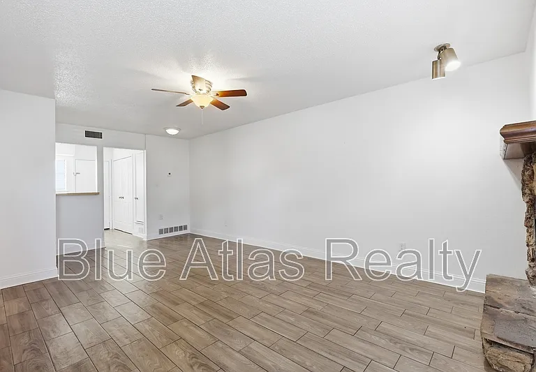 2713 Wimbledon Ct #C — Photo 11