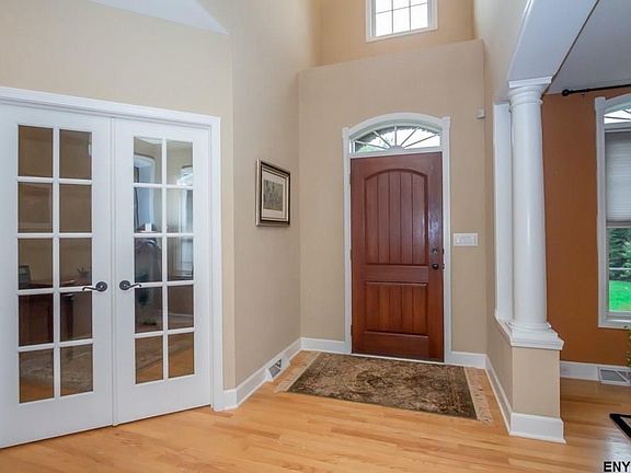 4th image of 37 Shelbourne Dr