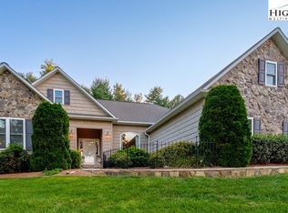 1015 Country Club Rd, Glade Valley, NC 28627