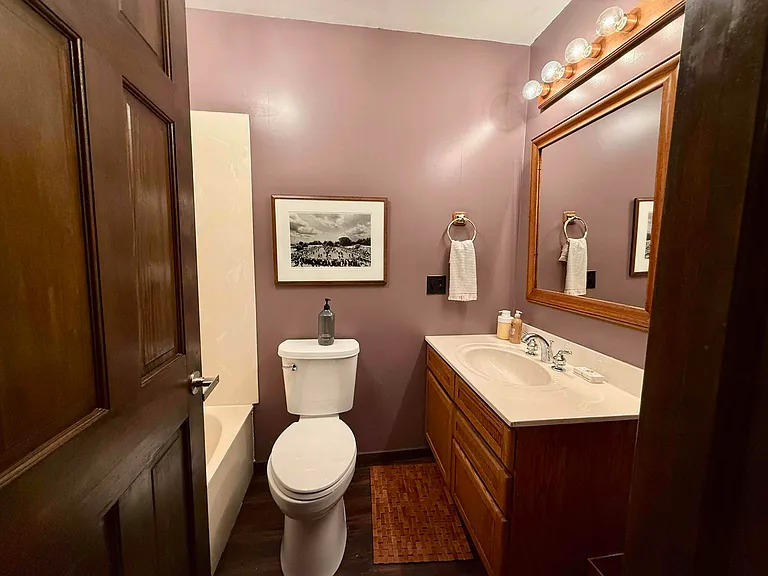 3rd bathroon with shower and jacuzzi